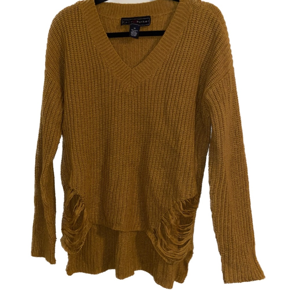 Polly Esther Distressed Sweater M